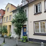 Wakenitz-villa Anno 1922 With River Access Apartment Lübeck