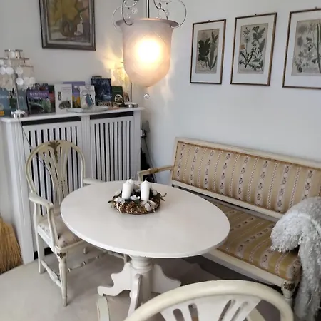 Wakenitz-villa Anno 1922 With River Access Apartament