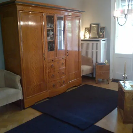 Apartment Wakenitz-villa Anno 1922 With River Access *