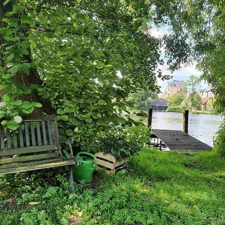 Wakenitz-villa Anno 1922 With River Access Apartament