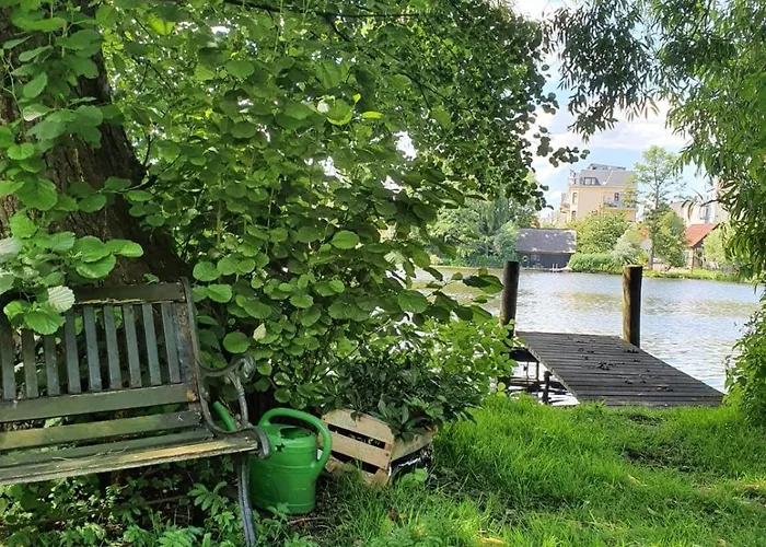 Wakenitz-villa Anno 1922 With River Access Apartament