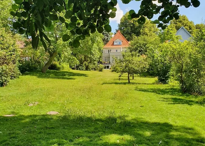 Apartament Wakenitz-villa Anno 1922 With River Access